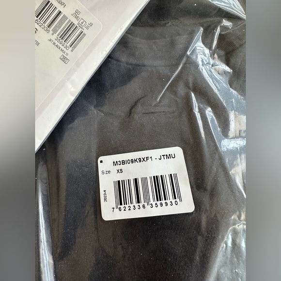 NEW Guess Originals Signature Tee Color: Jet Black Multi UNISEX - Picture 9 of 11